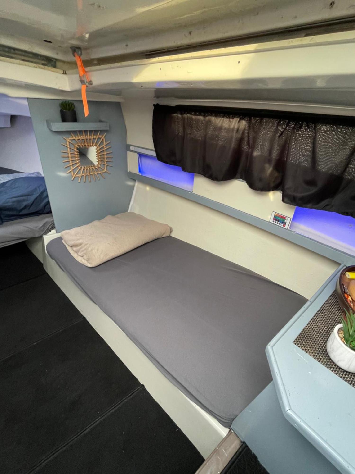 Botel Voilier Port Avec Parking Prive Gratuit *